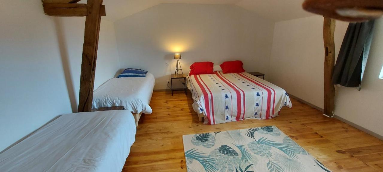 Gîte à la ferme avec piscine Urgosse Extérieur photo
