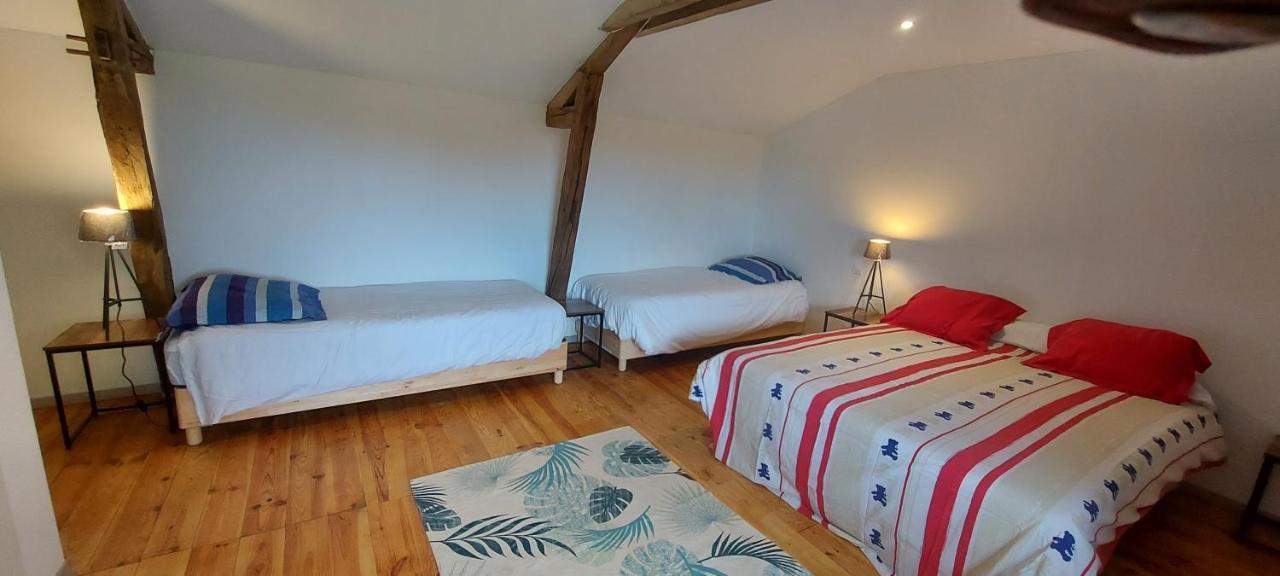 Gîte à la ferme avec piscine Urgosse Extérieur photo